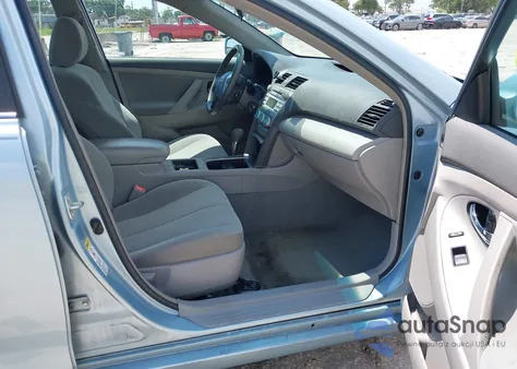 2009 Toyota Camry Le z USA, uszkodzony, nr VIN 4T1BE46K39U846604